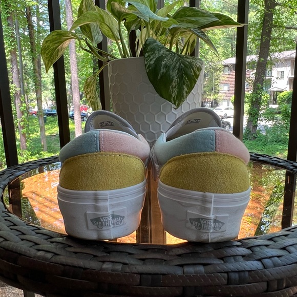 Women’s Platform Vans - Picture 3 of 4